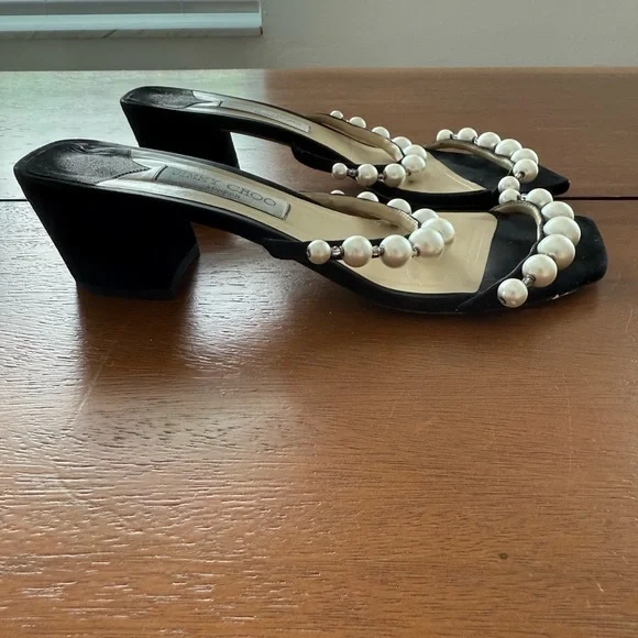Jimmy Choo Amara Pearl and Rhinestone Sandal in Black size 40.5 - Picture 2 of 6